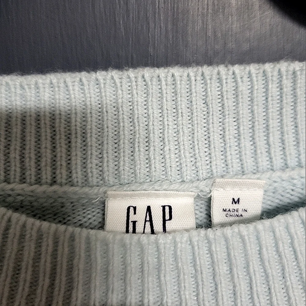 GAP women ocean